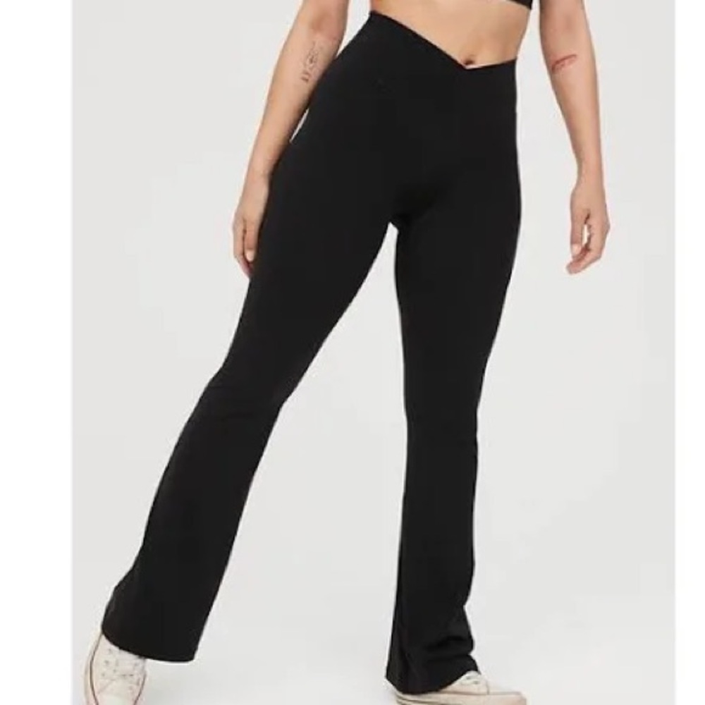 OFFLINE By Aerie Real Me Flare Hi-Rise Short Inseam Crossover Flare Legging